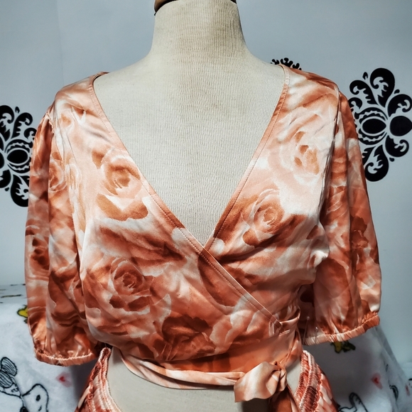 Gorgeous 2 piece Set - Picture 7 of 14